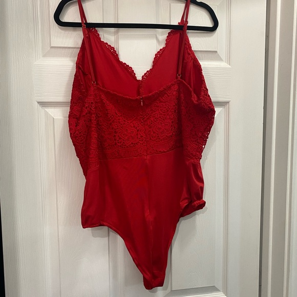 Boohoo Plus Red Lace Chemise - Picture 2 of 2